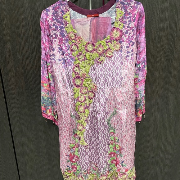 Pakistani/Indian Shalwar Kameez THROW AWAY PRICE - Picture 1 of 7